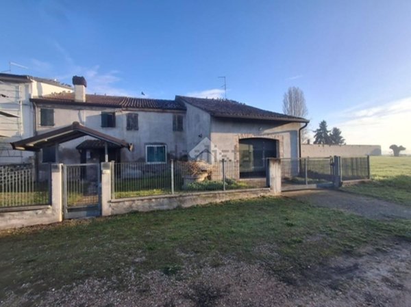 casa indipendente in vendita a San Pietro di Morubio in zona Bonavicina