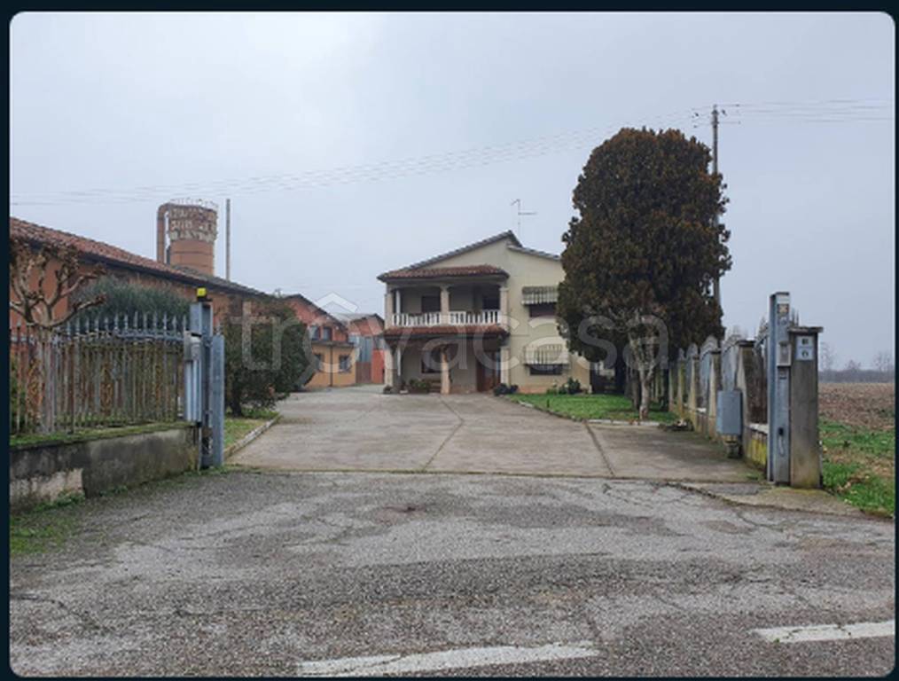 locale commerciale in vendita a San Pietro di Morubio in zona Bonavicina