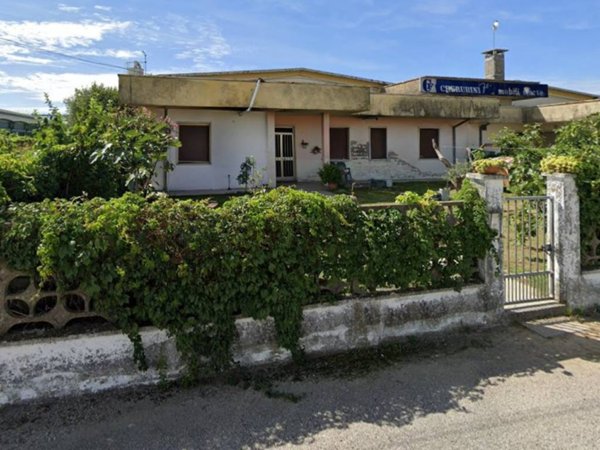 locale commerciale in vendita a San Pietro di Morubio in zona Bonavicina