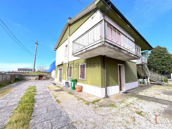 casa indipendente in vendita a San Pietro di Morubio in zona Bonavicina