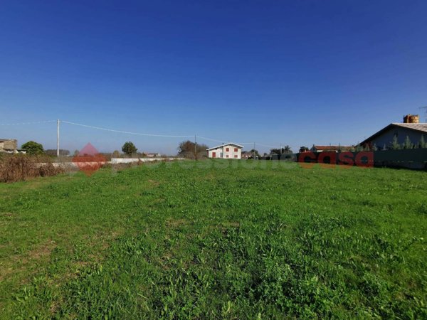 terreno edificabile in vendita a San Pietro di Morubio
