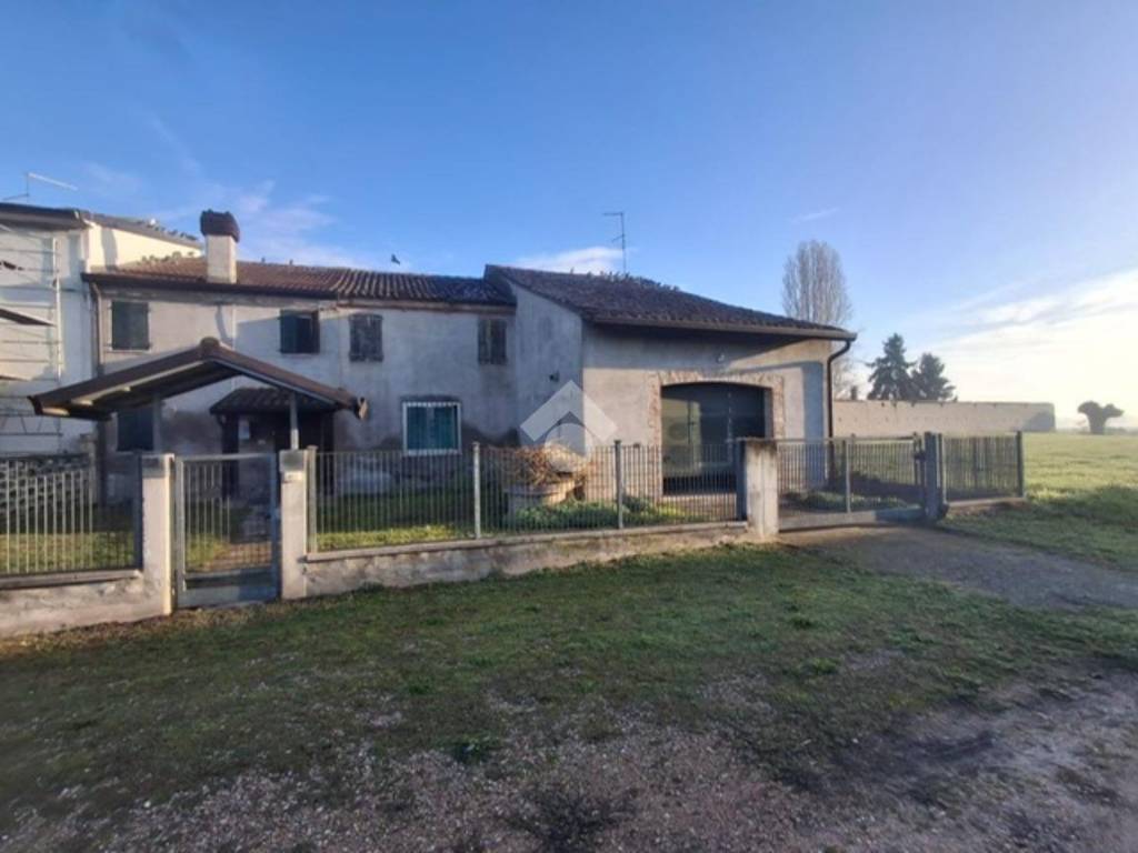 casa semindipendente in vendita a San Pietro di Morubio in zona Bonavicina