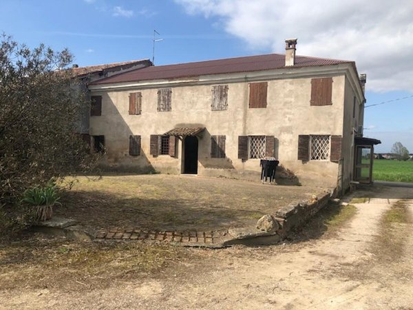 casale in vendita a San Pietro di Morubio in zona Bonavicina