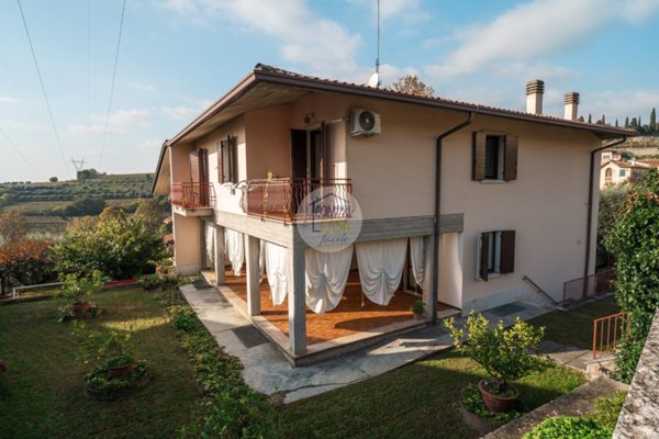 casa indipendente in vendita a San Pietro in Cariano