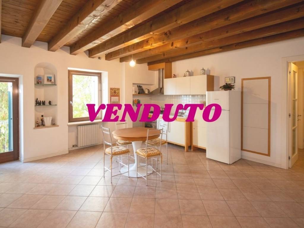 appartamento in vendita a San Pietro in Cariano in zona Corrubbio