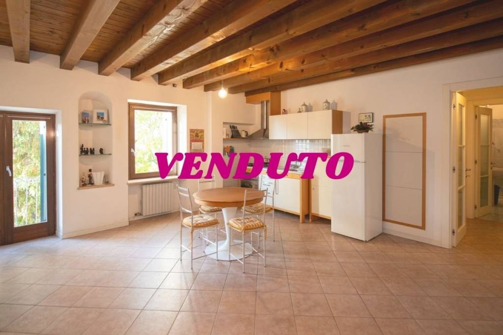 appartamento in vendita a San Pietro in Cariano in zona Corrubbio