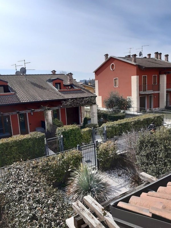 casa indipendente in vendita a San Pietro in Cariano in zona San Floriano