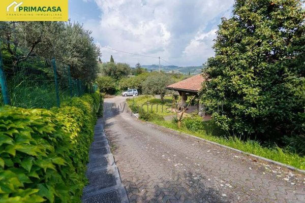 casa indipendente in vendita a San Pietro in Cariano in zona Bure