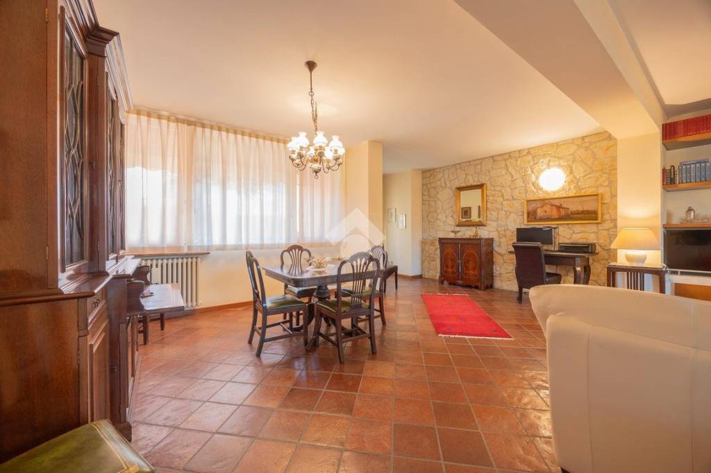 appartamento in vendita a San Pietro in Cariano in zona San Floriano