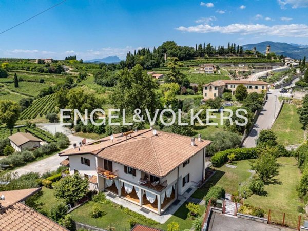 casa indipendente in vendita a San Pietro in Cariano in zona Corrubbio