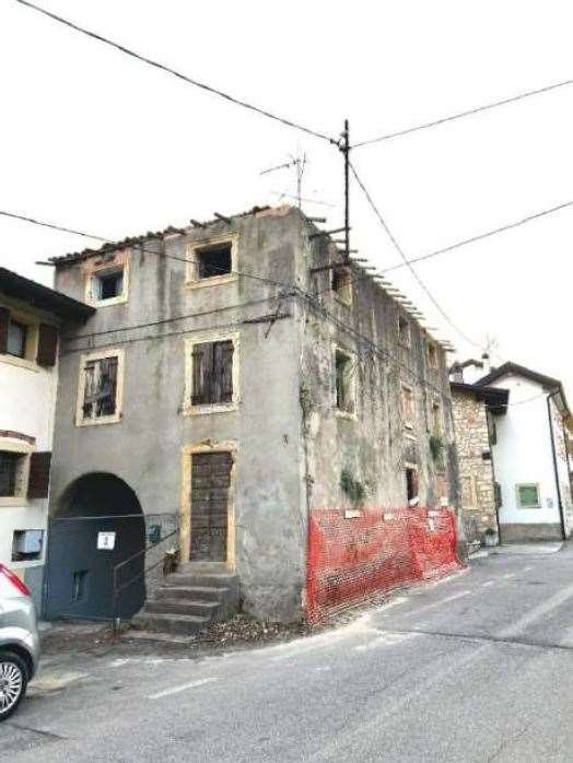 casa indipendente in vendita a San Pietro in Cariano in zona San Floriano