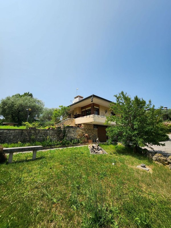 casa indipendente in vendita a San Pietro in Cariano