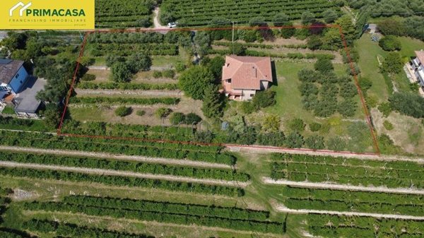 casa indipendente in vendita a San Pietro in Cariano in zona San Floriano