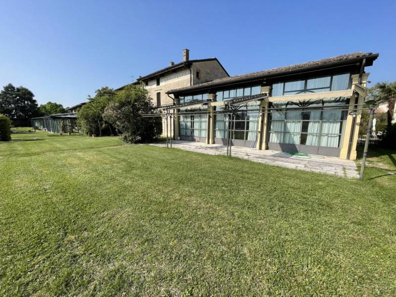 intera palazzina in vendita a San Pietro in Cariano