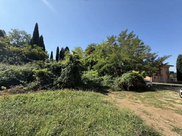 terreno edificabile in vendita a San Pietro in Cariano in zona San Floriano