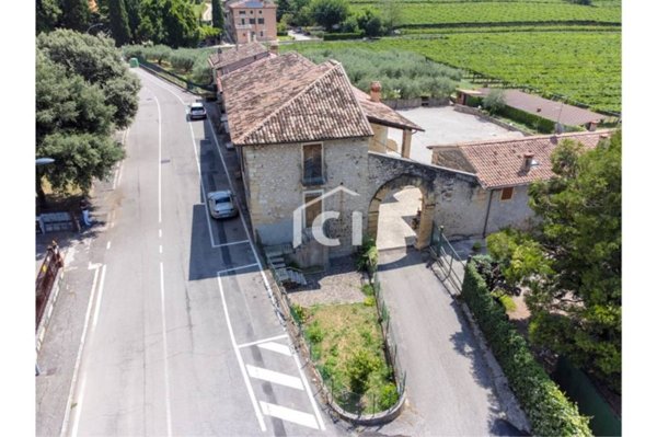 casa indipendente in vendita a San Pietro in Cariano in zona San Floriano