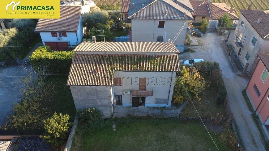 casa indipendente in vendita a San Pietro in Cariano in zona Corrubbio