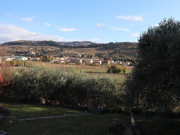 casa indipendente in vendita a San Pietro in Cariano