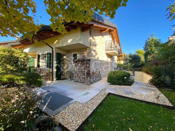 casa indipendente in vendita a San Pietro in Cariano in zona Bure