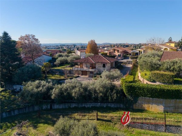 casa indipendente in vendita a San Pietro in Cariano in zona San Floriano