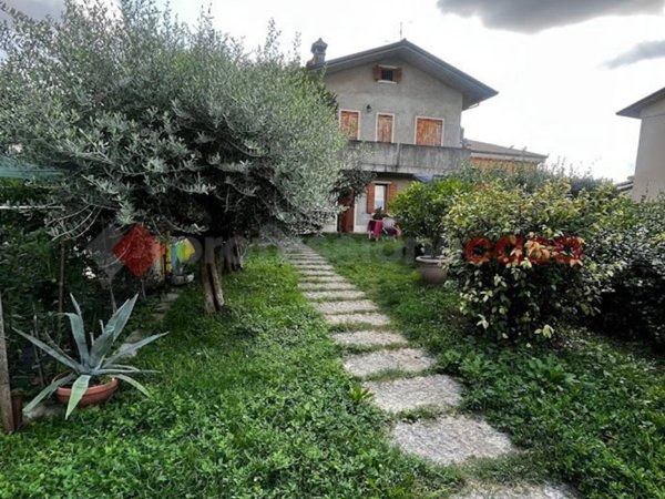 appartamento in vendita a San Pietro in Cariano in zona Corrubbio