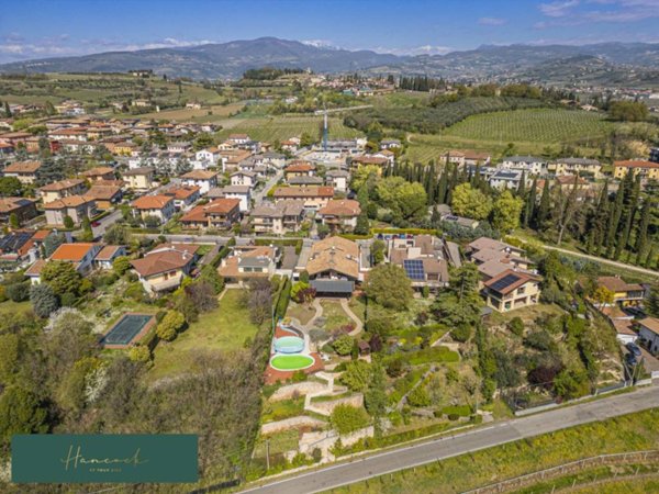 casa indipendente in vendita a San Pietro in Cariano in zona Corrubbio