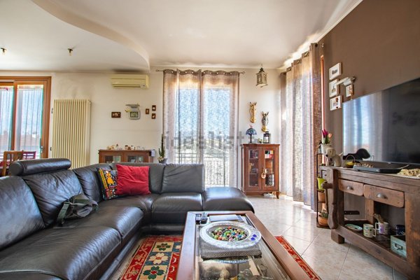 casa indipendente in vendita a San Pietro in Cariano in zona Pedemonte