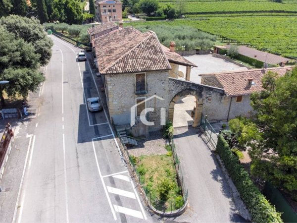 casa indipendente in vendita a San Pietro in Cariano in zona San Floriano