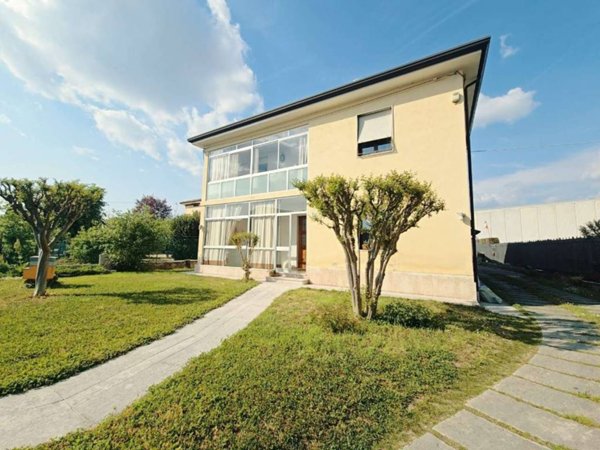 appartamento in vendita a San Pietro in Cariano in zona Corrubbio