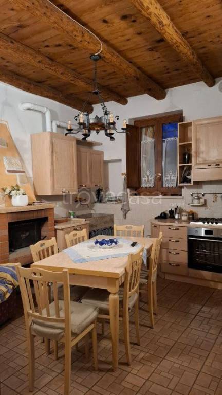 appartamento in vendita a San Pietro in Cariano in zona Corrubbio