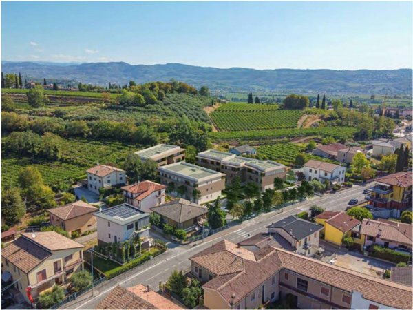 appartamento in vendita a San Pietro in Cariano in zona Corrubbio