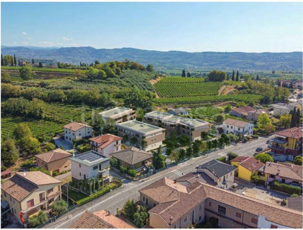 appartamento in vendita a San Pietro in Cariano in zona Corrubbio