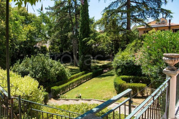 casa indipendente in vendita a San Pietro in Cariano in zona Pedemonte