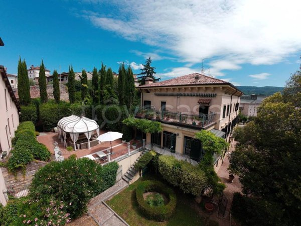 casa indipendente in vendita a San Pietro in Cariano in zona Pedemonte