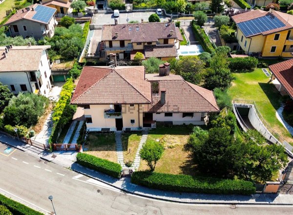 casa indipendente in vendita a San Pietro in Cariano in zona Bure