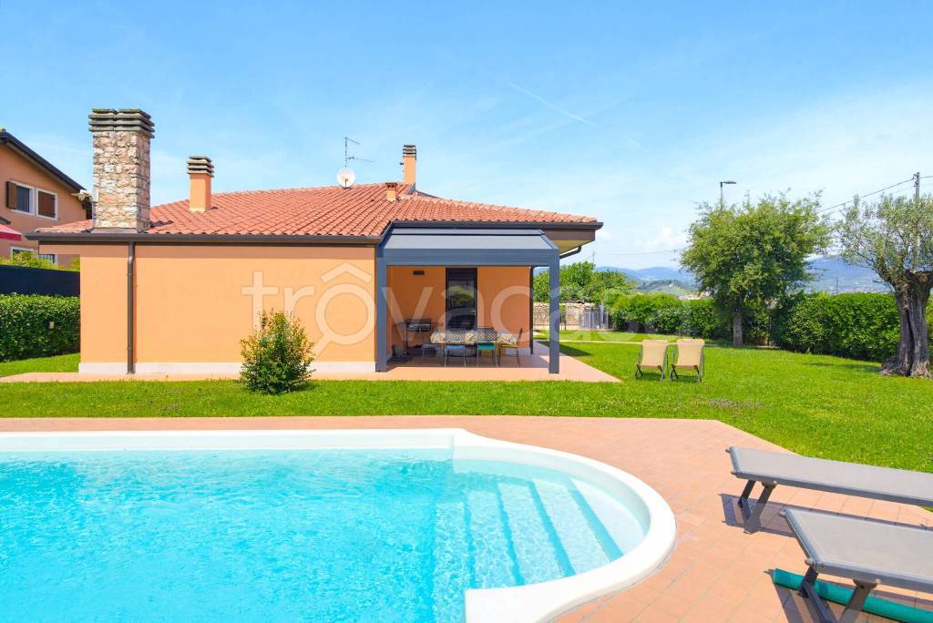 casa indipendente in vendita a San Pietro in Cariano in zona Corrubbio