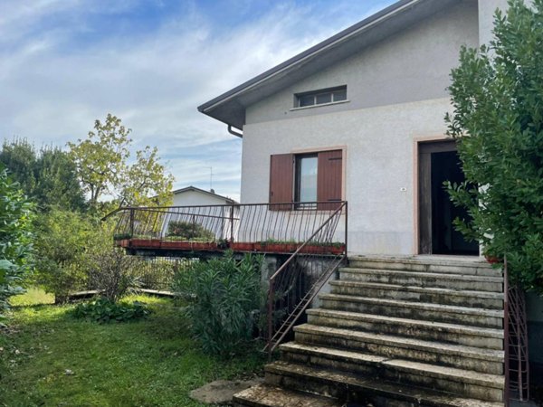 casa indipendente in vendita a Sant'Ambrogio di Valpolicella