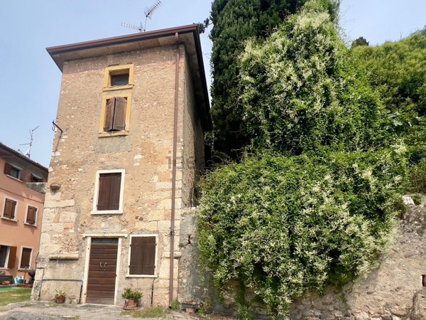 pentavano in vendita a Sant'Ambrogio di Valpolicella