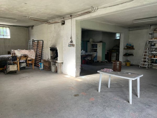 casa indipendente in vendita a Sant'Ambrogio di Valpolicella in zona Domegliara