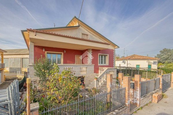 casa indipendente in vendita a Sant'Ambrogio di Valpolicella in zona Domegliara