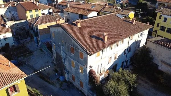 casa indipendente in vendita a Sant'Ambrogio di Valpolicella