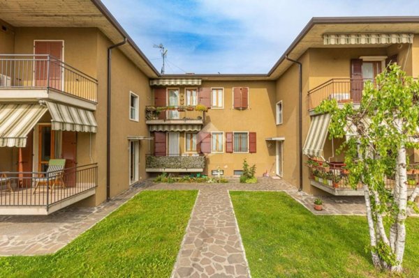 appartamento in vendita a Sant'Ambrogio di Valpolicella in zona Domegliara