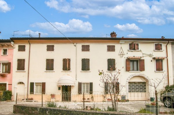 casa indipendente in vendita a Sant'Ambrogio di Valpolicella