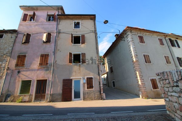 appartamento in vendita a Sant'Ambrogio di Valpolicella in zona Monte