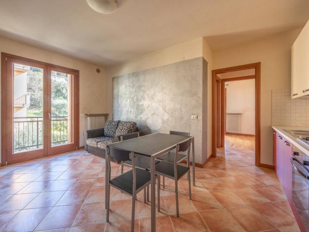 appartamento in vendita a Sant'Ambrogio di Valpolicella in zona Domegliara