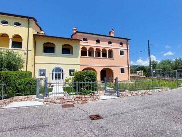 appartamento in vendita a Sant'Ambrogio di Valpolicella