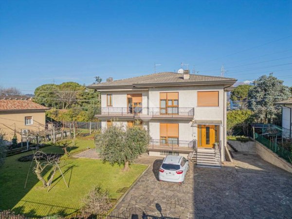 casa indipendente in vendita a Sant'Ambrogio di Valpolicella in zona Domegliara