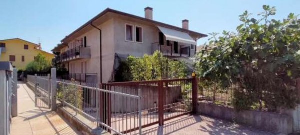 appartamento in vendita a Sant'Ambrogio di Valpolicella in zona Domegliara