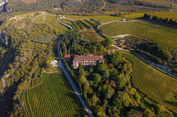 casa indipendente in vendita a Sant'Ambrogio di Valpolicella