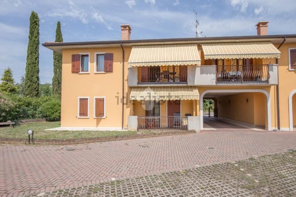 appartamento in vendita a Sant'Ambrogio di Valpolicella in zona Domegliara